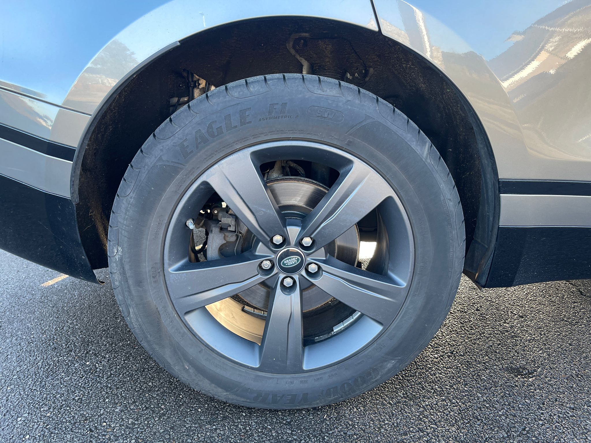 2019 Land Rover Range Rover Velar 2.0L P250 R-Dynamic HSE S - Image 15