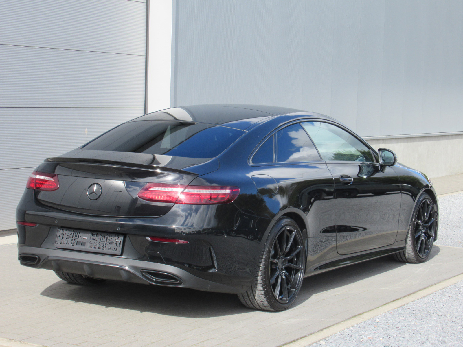 2022 Mercedes-Benz E 220d Coupe AMG Pano Distronic - Image 3
